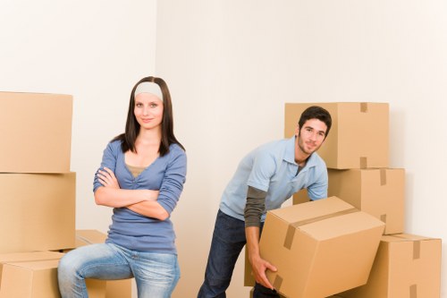 Reliable local moving truck for Lambeth home and office relocation